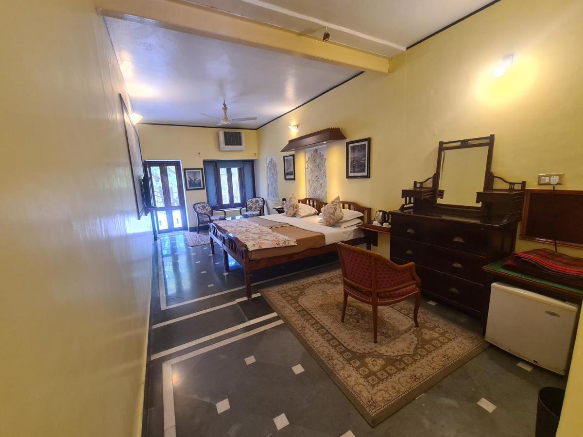 Kesar Bhawan Palace Mount Abu Buitenkant foto