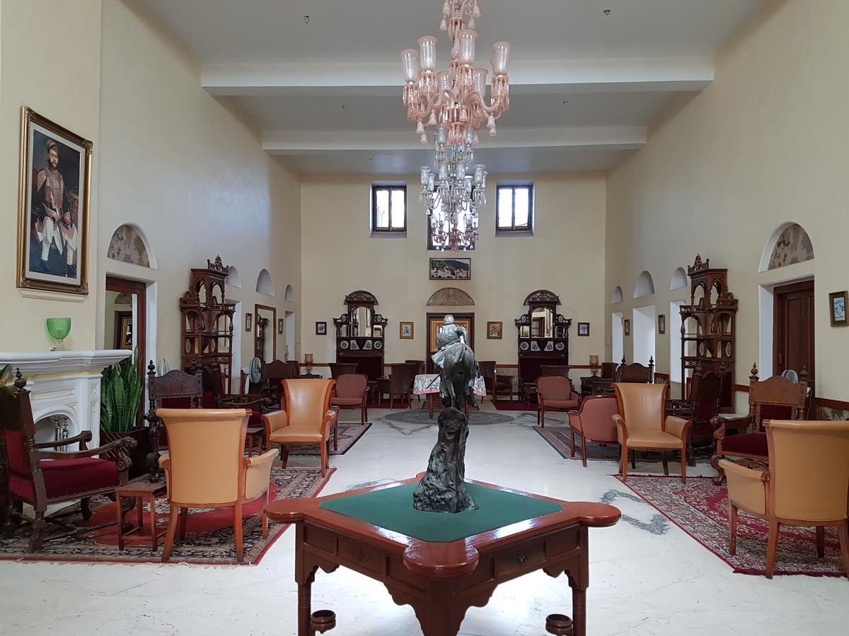 Kesar Bhawan Palace Mount Abu Buitenkant foto