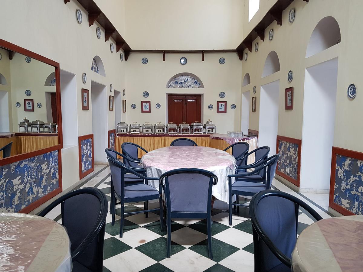 Kesar Bhawan Palace Mount Abu Buitenkant foto